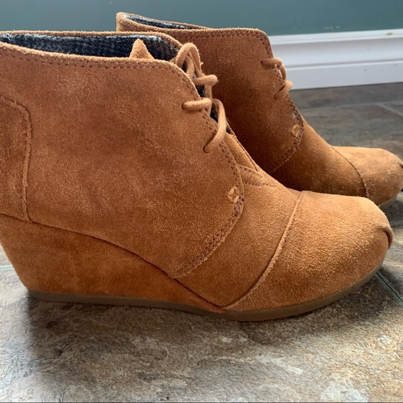 Toms Wedge Booties - Picture 1 of 3